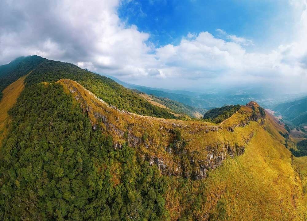 Núi Cha trên dãy Mẫu Sơn thuộc tỉnh Lạng Sơn